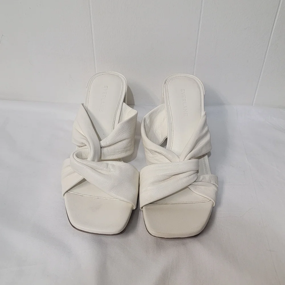 Everlane The Day Twist Heel in Cream Size Leather Flared Block Heel